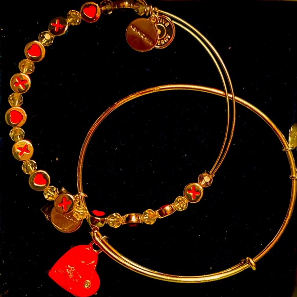 ALEX AND ANI NWT Gold and Red Heart Charm Bracelet Set ❤️❤️❤️🇺🇸 - Picture 3 of 4